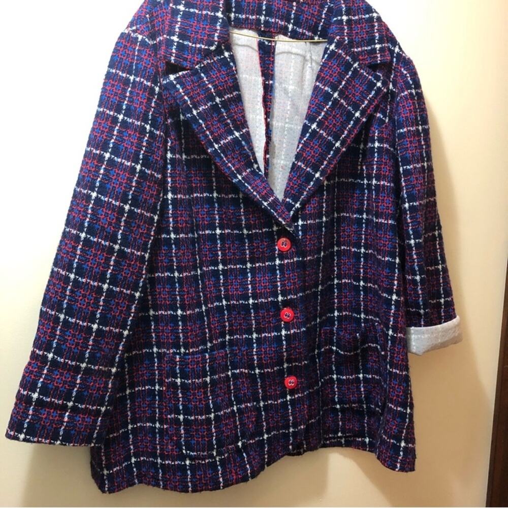 Vintage Blazer. No tags. Statement piece.